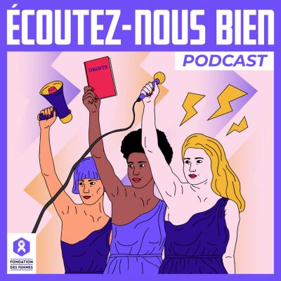 Trois femmes lèvent le bras droit et portent dans leurs mains un mégaphone, un micro et un code civil
